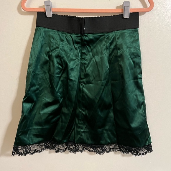 Dolce & Gabbana Green Silk Mini Skirt Black Lace Trim Women’s Size 6 / 42 / S - Picture 8 of 10